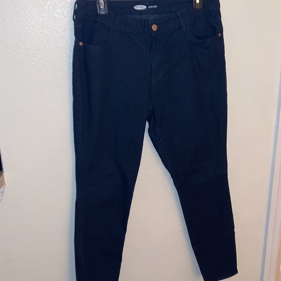 Old Navy Dark Wash Super Skinny Jeans - Picture 2 of 5